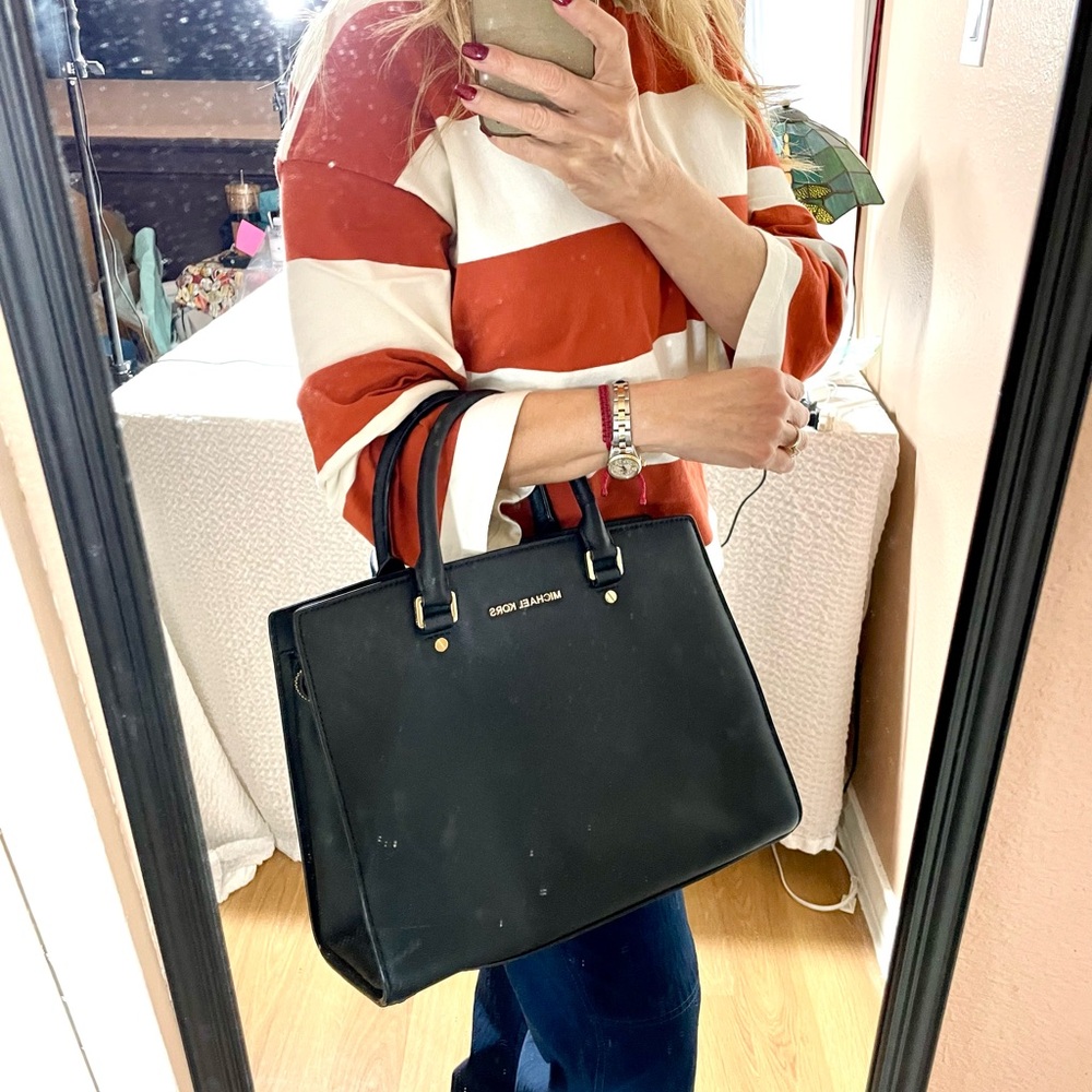 Michael kors black handbags - Picture 9 of 10